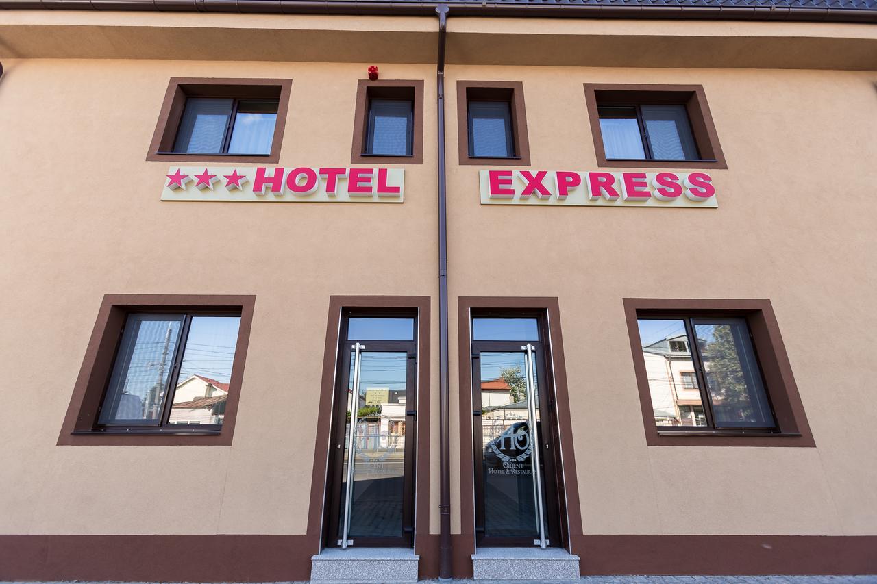 Express Residence Brăila Exteriör bild