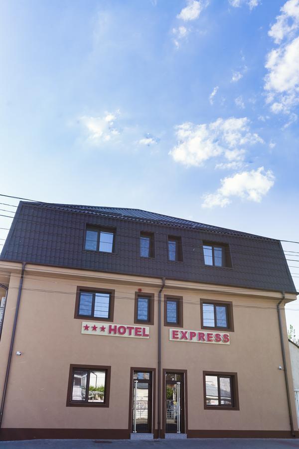 Express Residence Brăila Exteriör bild